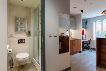 1 bed studio, 40-41 High Street, Englefield Green, Egham, TW209DP - Image 2